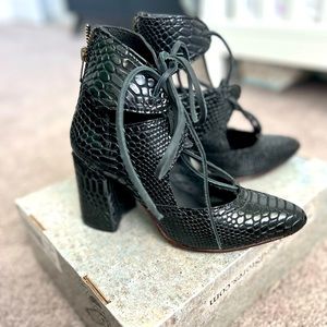 New! Never worn.FREEBIRD by Steven Joyce Black leather Women’s 6